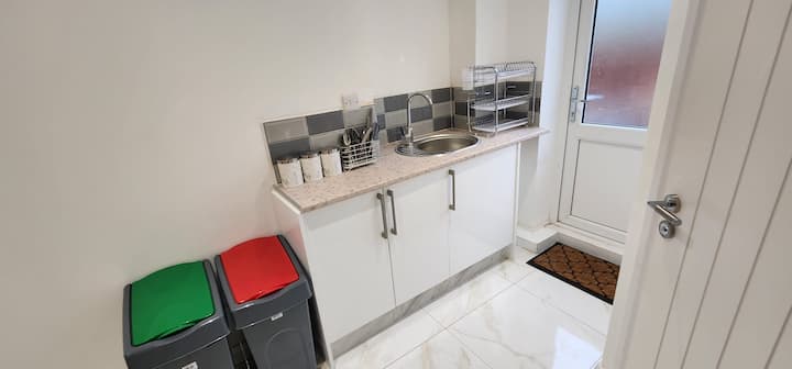 Room 2 In Derby - Derby