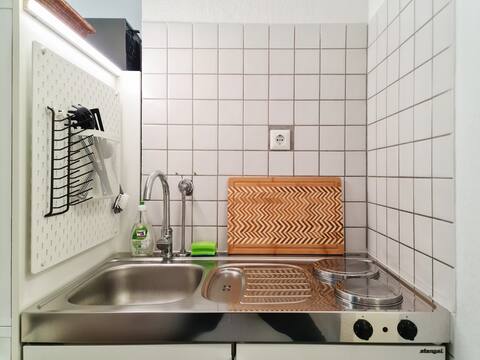 Top Airbnb: B: Smart-Studio, Balkon, zentral, modern, WLAN in Ostviertel