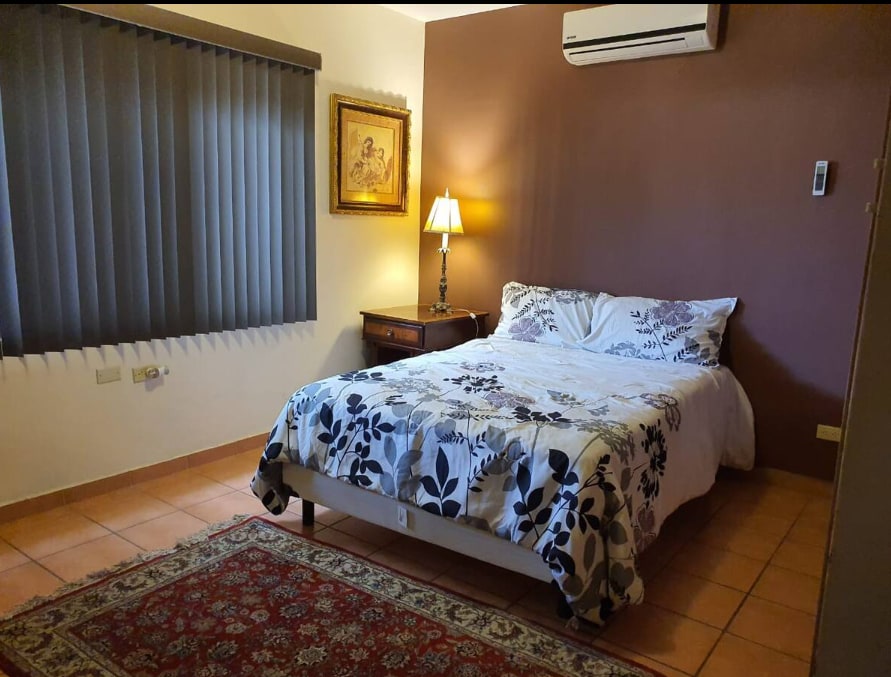 recamara s nezávislou klimatizáciou a šatníkom 