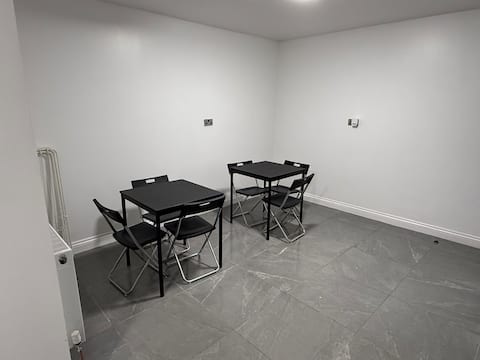 Bright city room in shared house 3/bathrooms R6