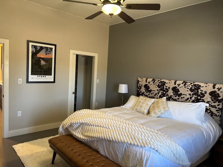 საძინებელი 1