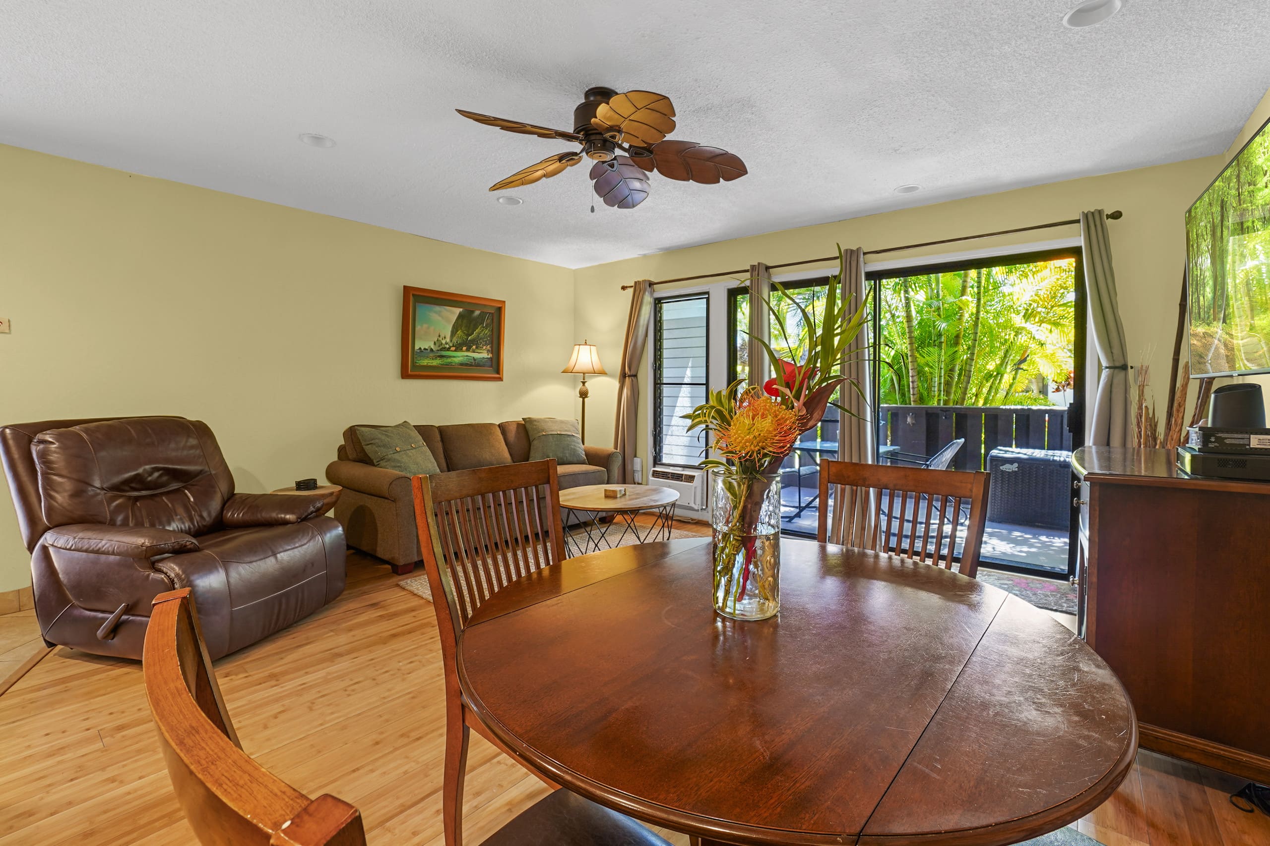 Low rates- A/C-free parking- No resort fees KR103 - Image 32