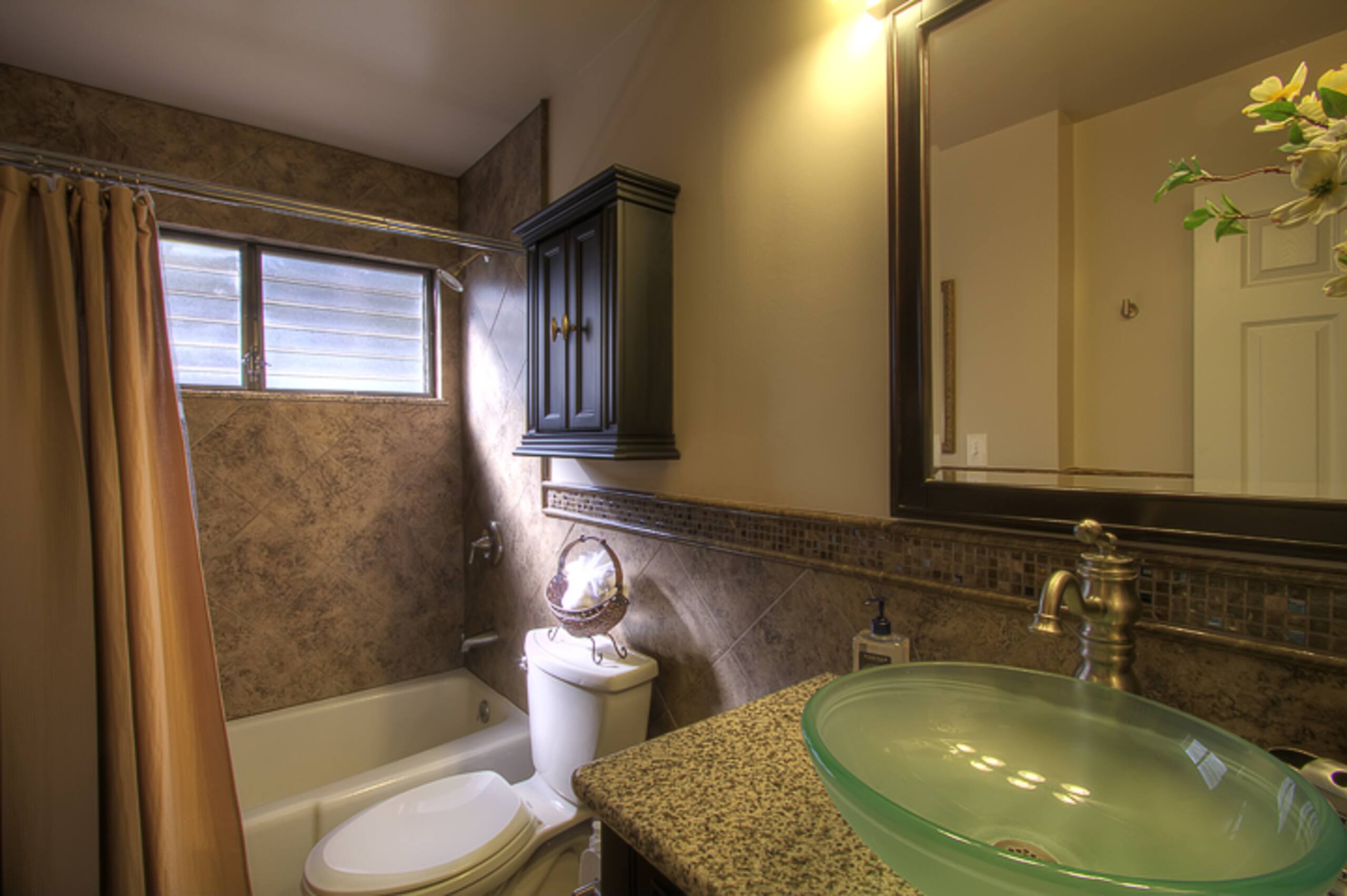 Low rates- A/C-free parking-no resort fees KR131 - Image 36