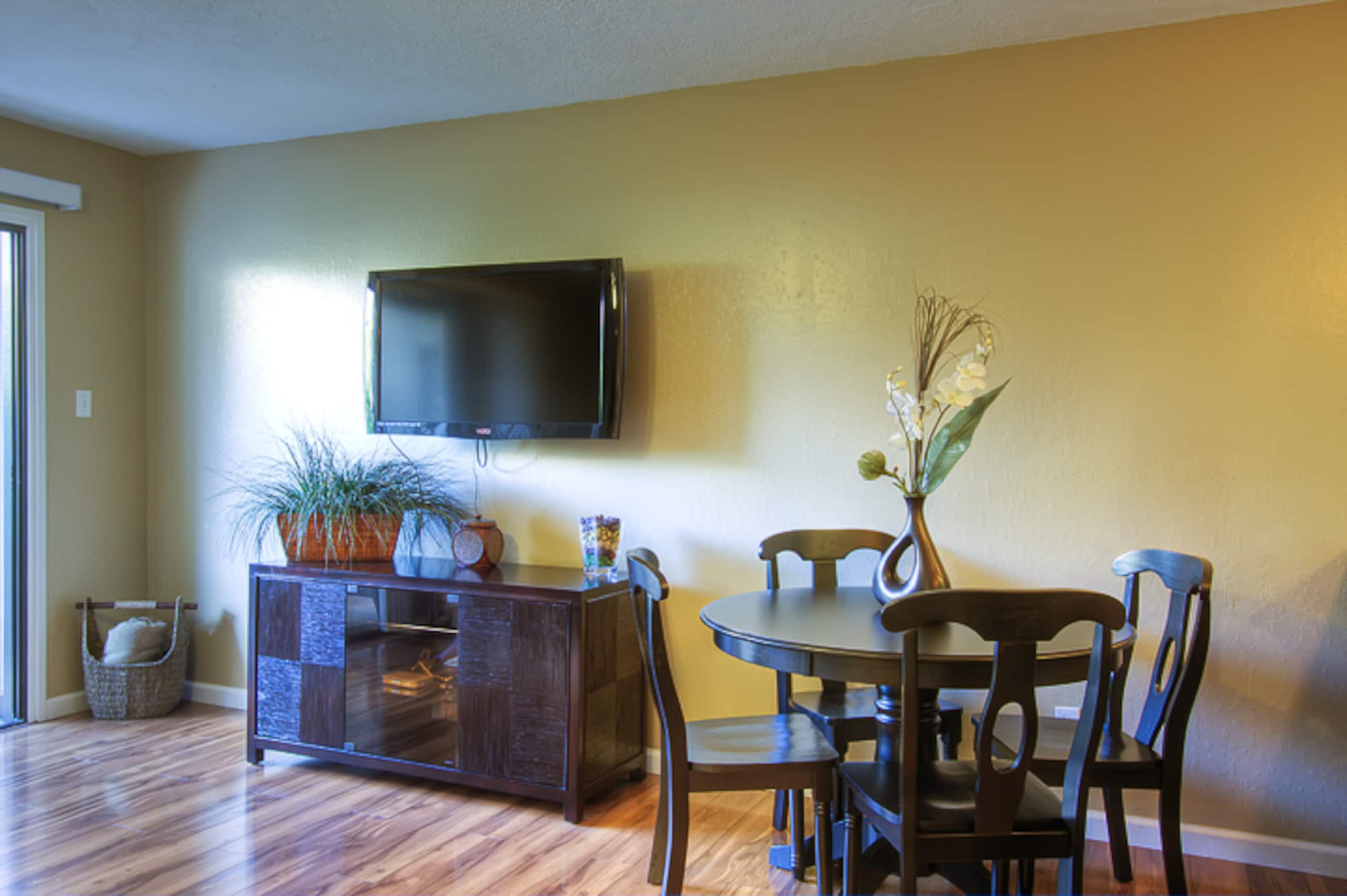 Low rates- A/C-free parking-no resort fees KR131 - Image 2