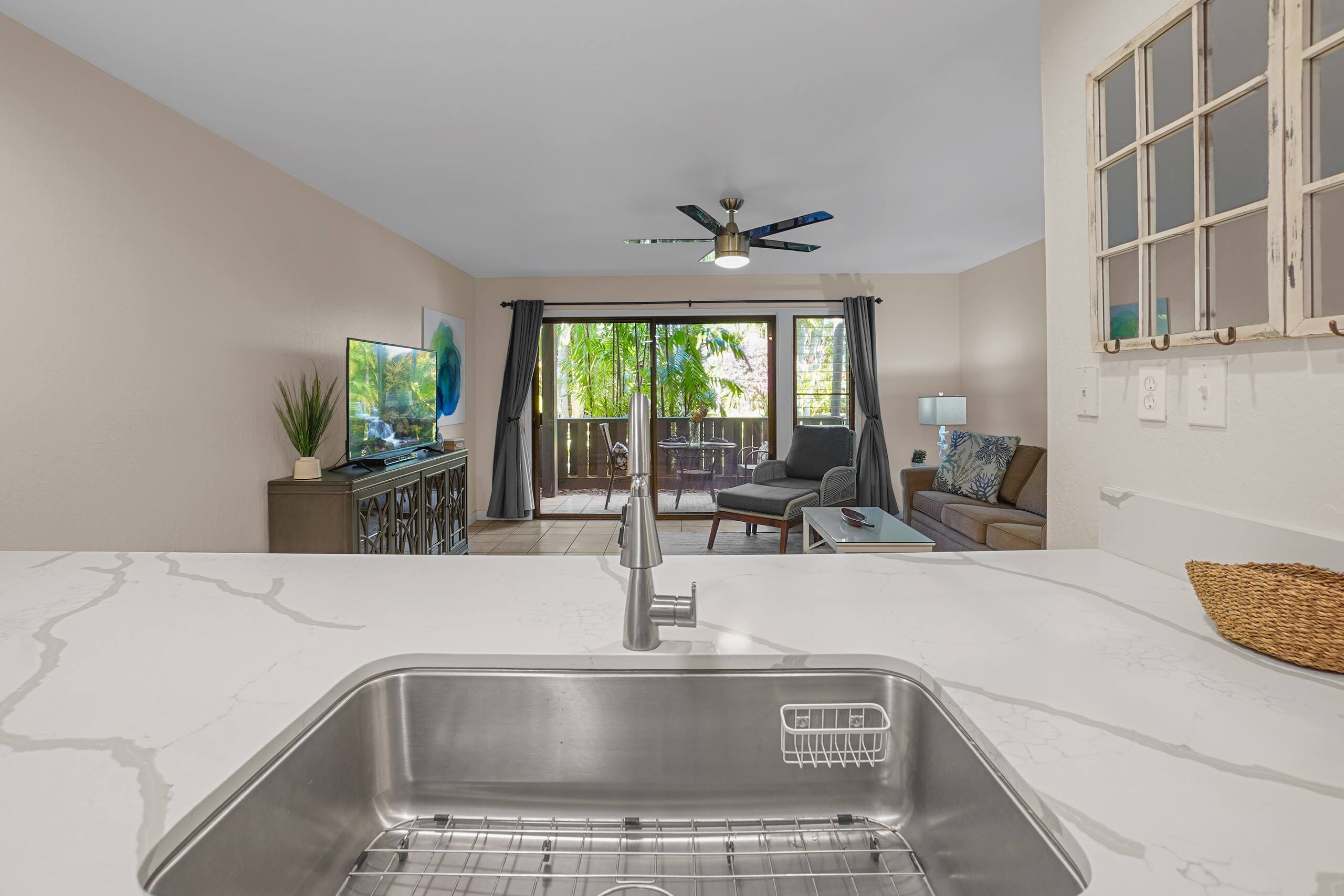 Low rates-tropical resort. A/C free parking KR120 - Image 14