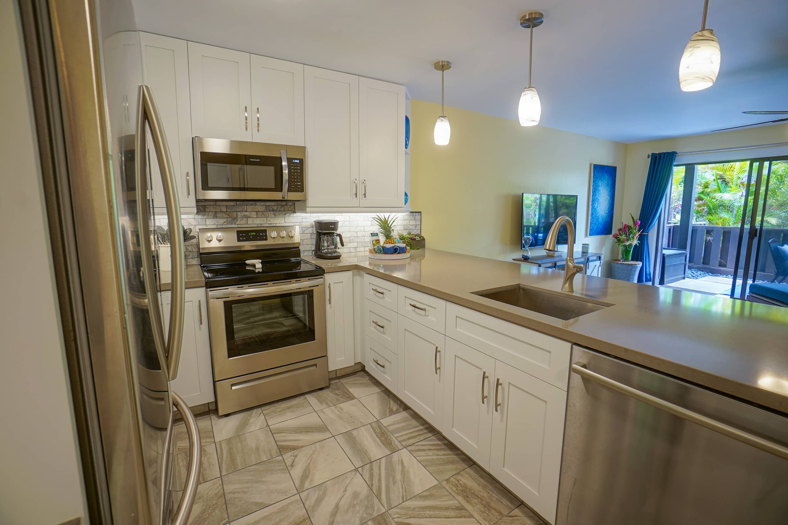 Summer deals now. No resort fee/parking-A/C - Image 13