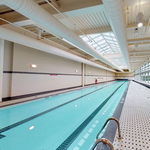 Amazing View,Central Location Apartment w/ Parking gallery image 4