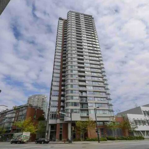 Amazing View,Central Location Apartment w/ Parking gallery image 2