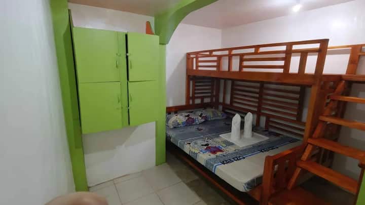 Guanna's Place Room 9 - Daanbantayan