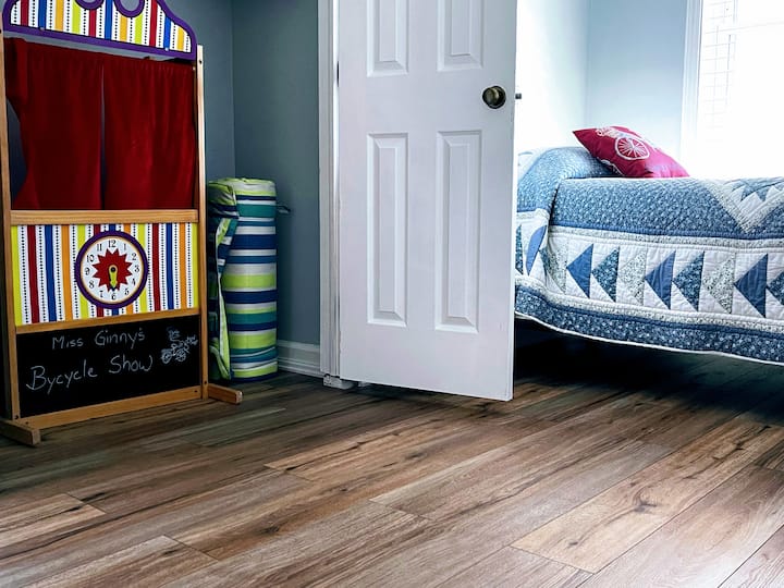 #3 Twin Bedroom / Puppet theatre