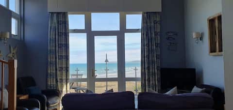 Successful Airbnb property: Seapool Retreat, ocean front, Westward Ho! in Northam