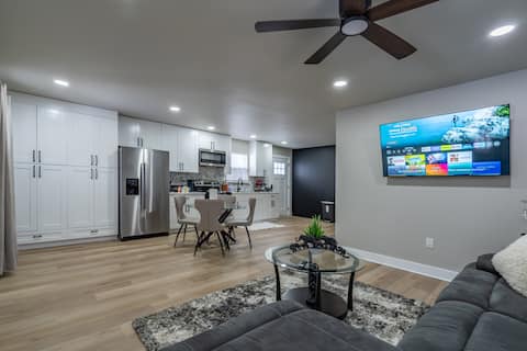 Top Airbnb: 3BR w/King Bed & Bidet! Near Lakewood Ampitheatre in Lakewood Heights