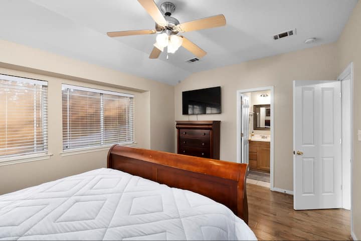 ห้องนอนใหญ่