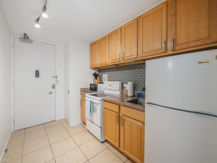 Studio With Full Kitchen At Ilikai Marina - 래니카이 비치