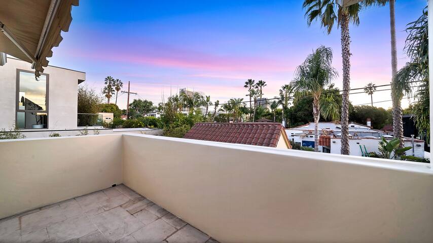 Villa In Best Location gallery image 4