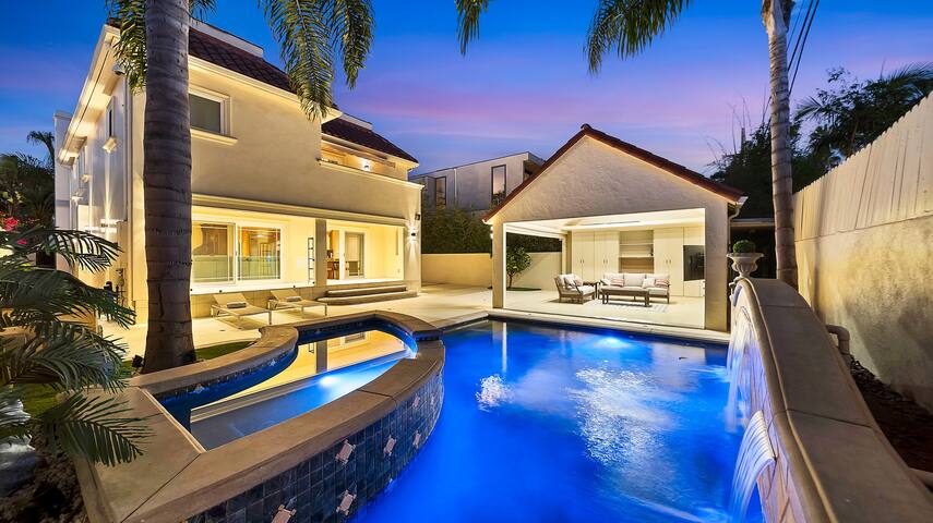 Villa In Best Location gallery image 2