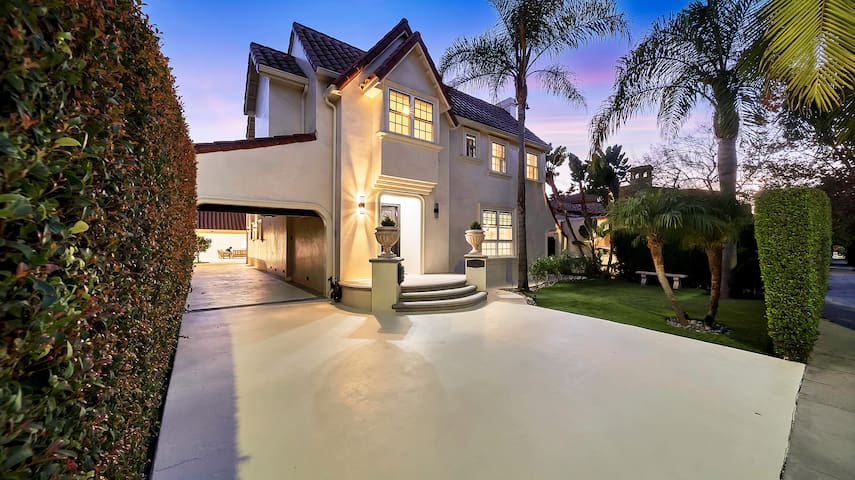 Villa In Best Location