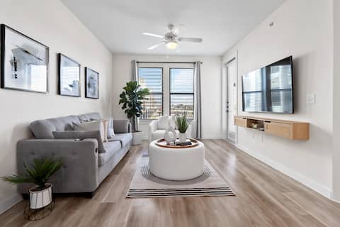 Successful Airbnb property: Modern Pool-Side Apt, New Braunfels/Gruene, TX in New Braunfels