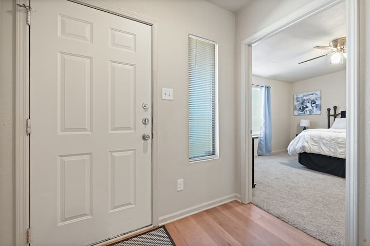 Një vend i shenjtë çlodhës me një atmosferë të ngrohtë dhe ftuese për një gjumë të qetë gjatë natës.
