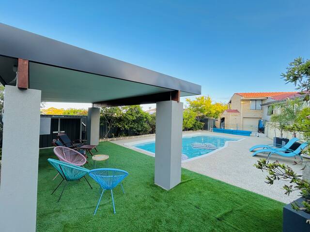 City Beach coastal retreat gallery image 2