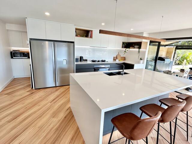 City Beach coastal retreat gallery image 4