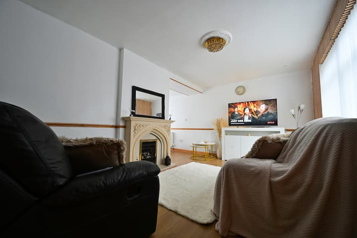 2br Home, 5 Min To Airport, Free Parking, Jacuzzi - Altrincham
