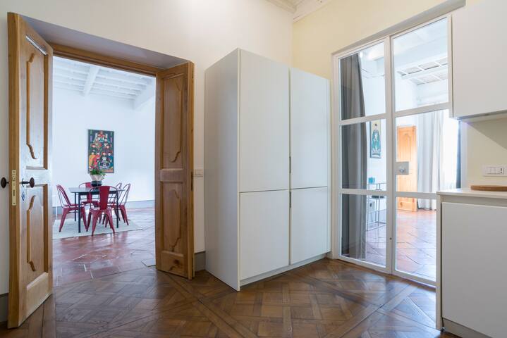 Campo de Fiori stylish apartment gallery image 5