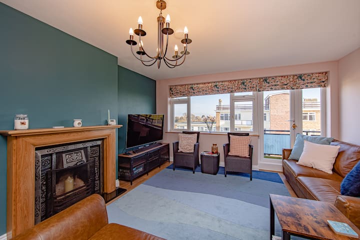 Coastal Charm | Sea View | Seaside Get Away - Clacton-on-Sea