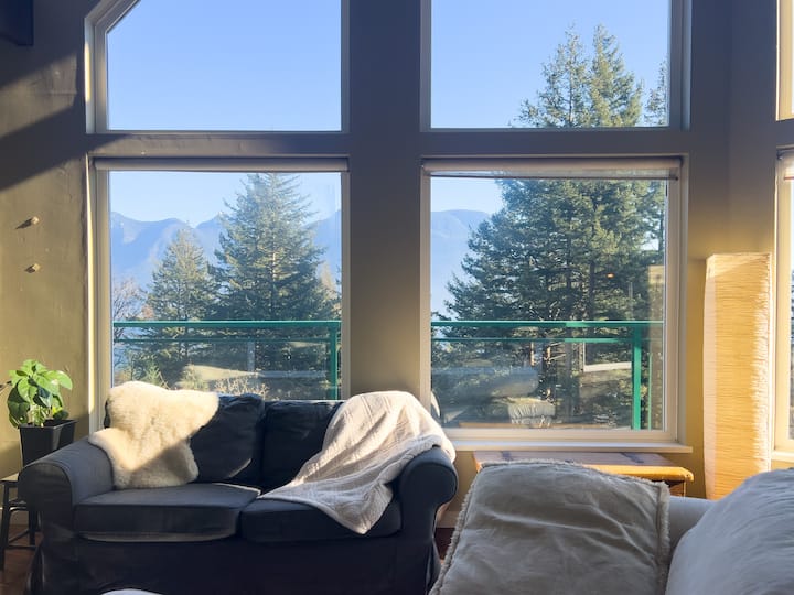 Eagle Perch Manor - Bowen Island