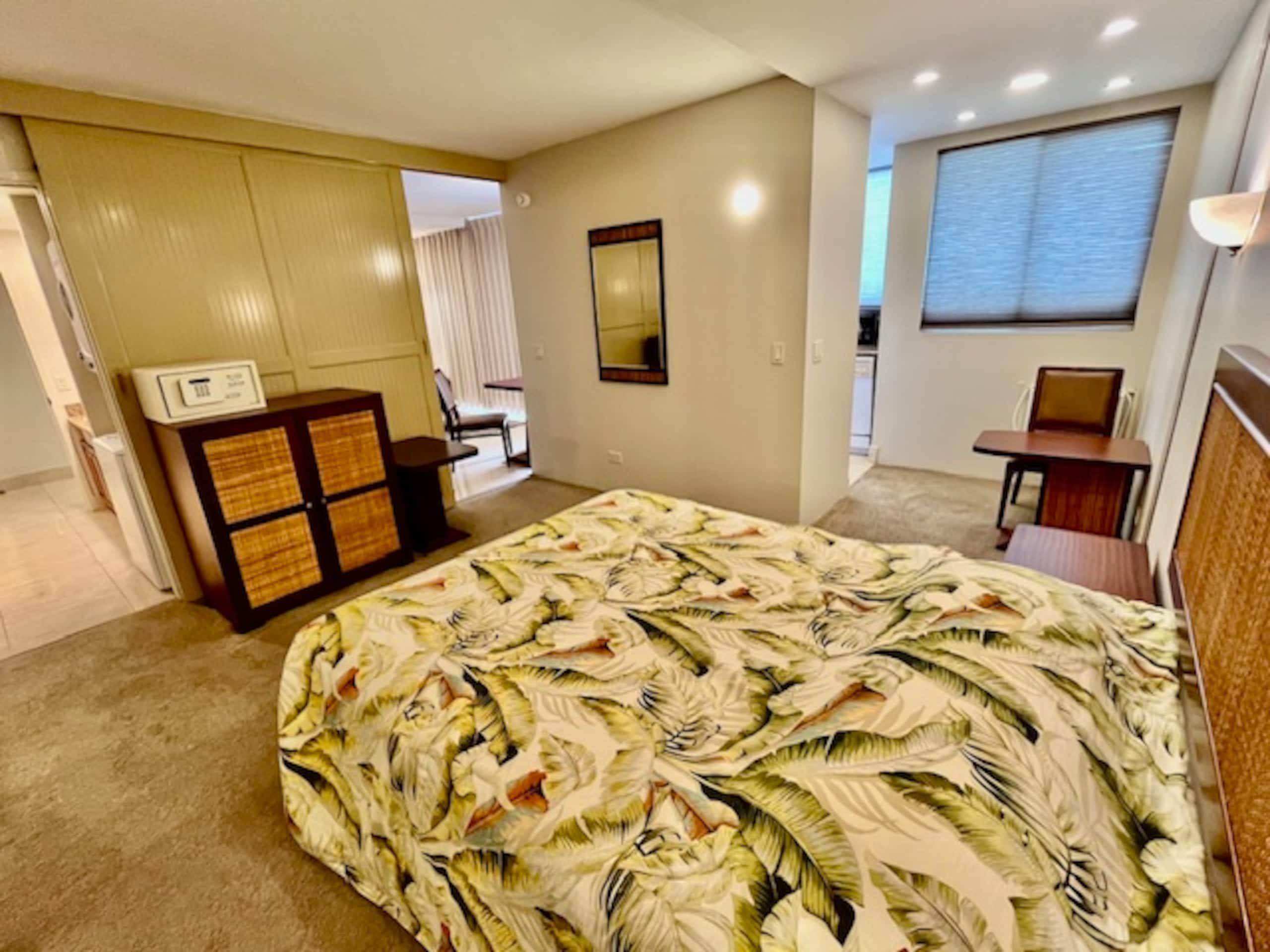 Condo in Honolulu · ★5.0 · 1 bedroom · 1 bed · 1 private bath - Image 2