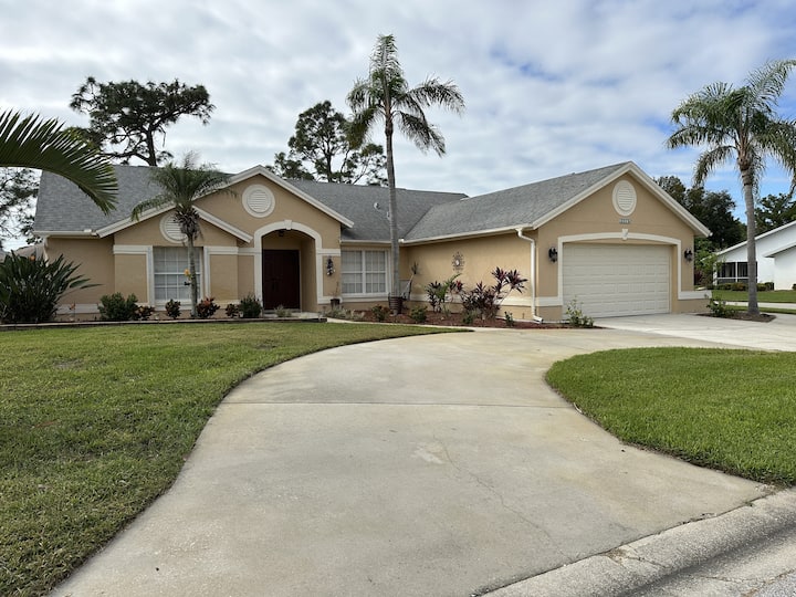 Sunny Escape-your Perfect Stay! - Estero, FL
