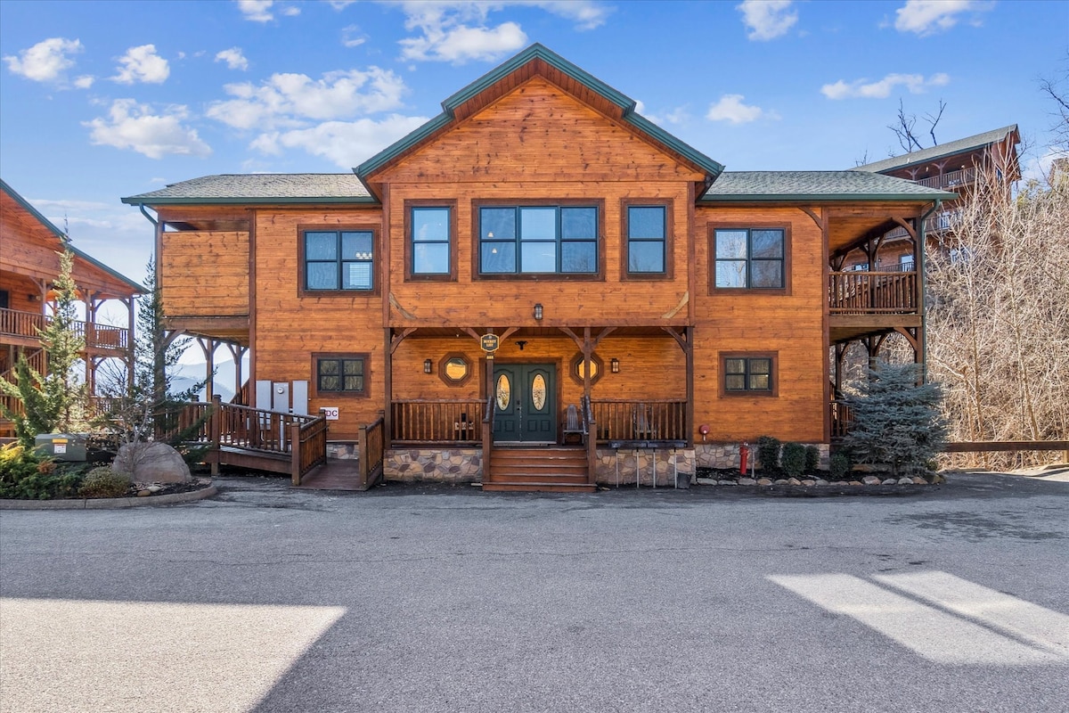Y'all, Bucket List Cabin Just Came Online and It Genuinely Sleeps 28