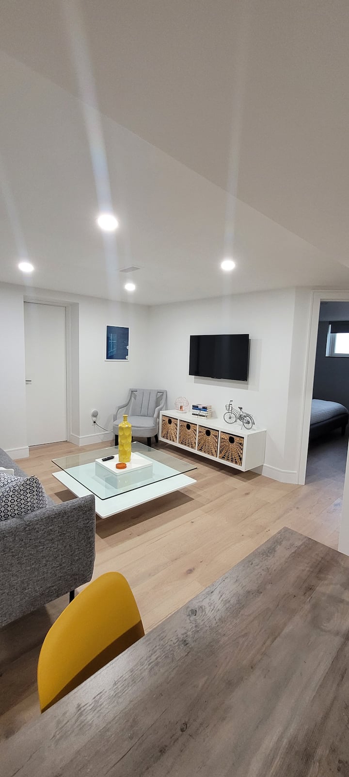 Modern Newly Built Private Apartment Near Airport - Wet 'n' Wild Toronto