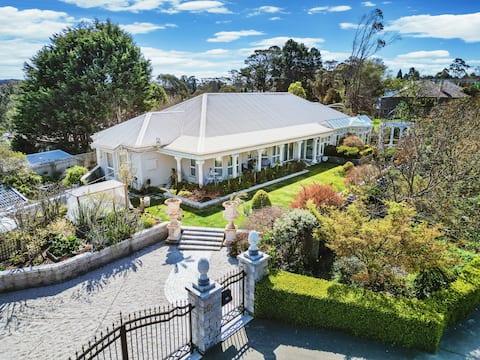 Katoomba Estate 5 Bdr 5 Bth Luxury - Home Cinema