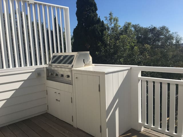 Palms of Fairlight gallery image 2