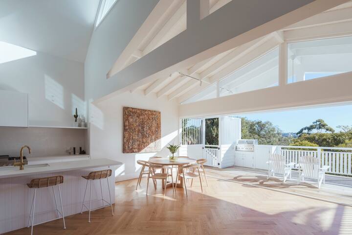 Palms of Fairlight gallery image 4