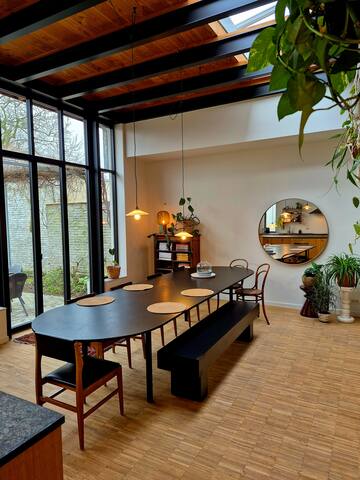 Stylish town house gallery image 4