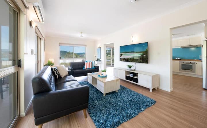 Beach House On Begley St - Airlie Beach