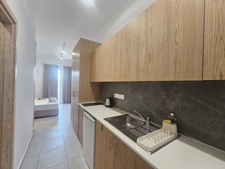 Luxury Studio W Balcony-steps From Ay. Napa Strip - Ayia Napa