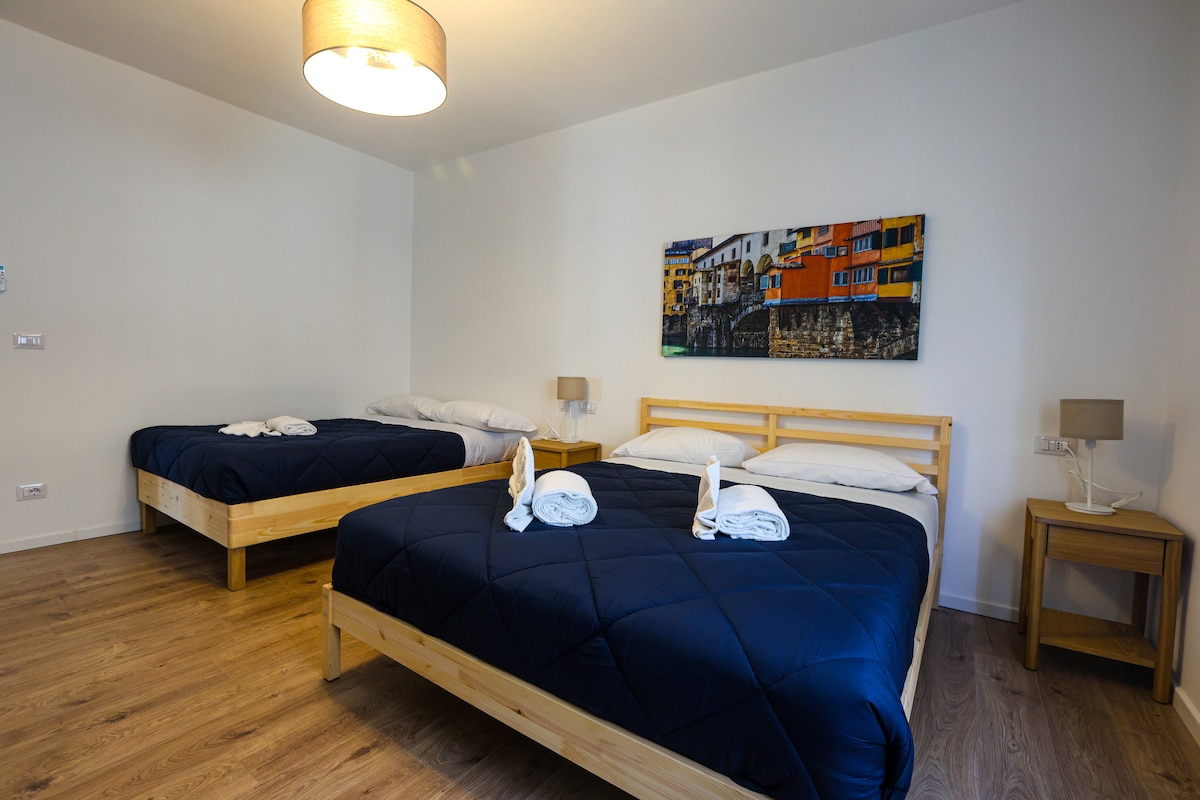 เตียงคู่สไตล์ฝรั่งเศส 1 หลังขนาด 140x200 + เตียงคู่ขนาดควีนไซส์ 1 หลังขนาด 160x200 - ผ้าปูที่นอน - หมอน - ท่าเรือออลซีซั่น (4 ฤดูกาล)