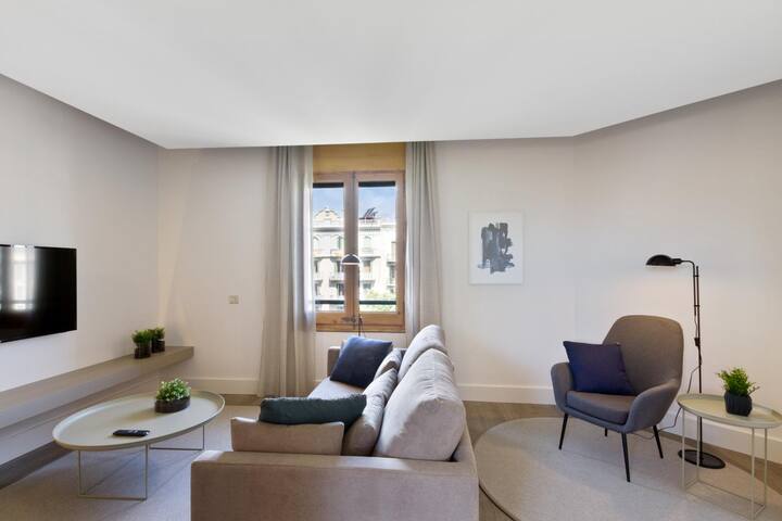 Bright 2Bedroom city center gallery image 2