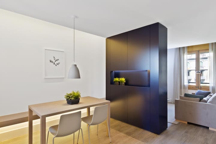 Bright 2Bedroom city center