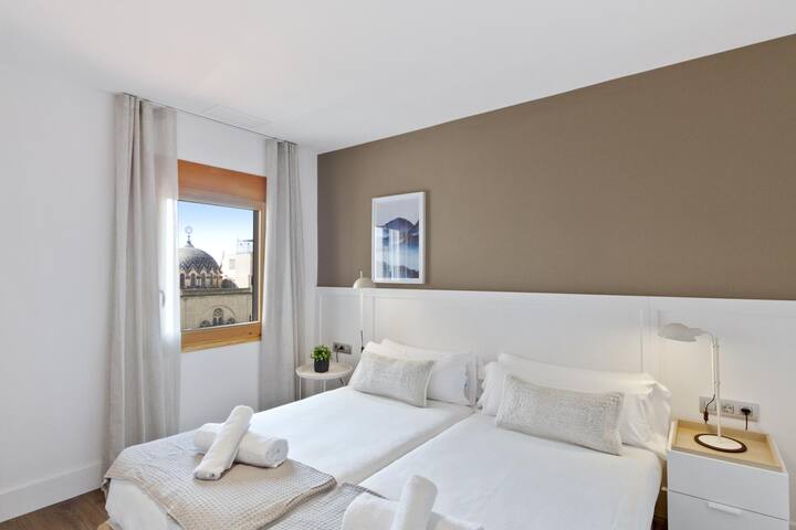 Bright 2Bedroom city center gallery image 4