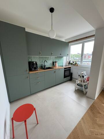 Trendy Waterfront Apartment gallery image 3