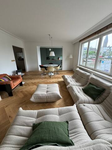 Trendy Waterfront Apartment