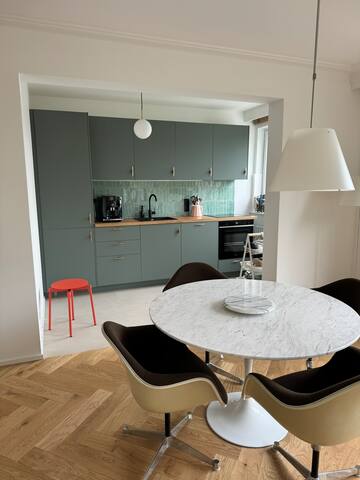 Trendy Waterfront Apartment gallery image 2