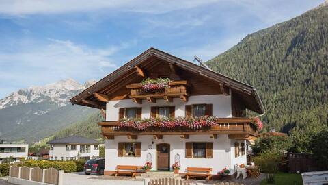 Holiday home Stubai ideal for families + groups