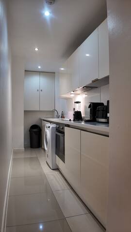 3 BHK Apt. Haymarket/Leicester Square/Soho – HY04 gallery image 4