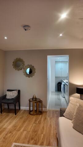 3 BHK Apt. Haymarket/Leicester Square/Soho – HY04 gallery image 2
