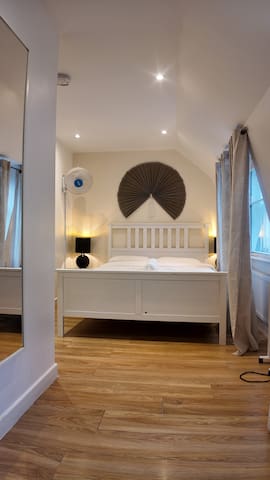 3 BHK Apt. Haymarket/Leicester Square/Soho – HY04 gallery image 5